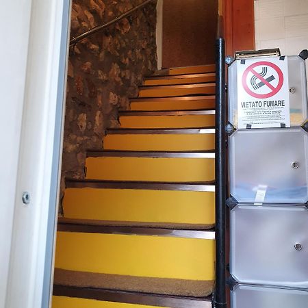 Dora Baltea Monolocale Primo Piano Mansarda Secondo Piano Βερόνα Δωμάτιο φωτογραφία