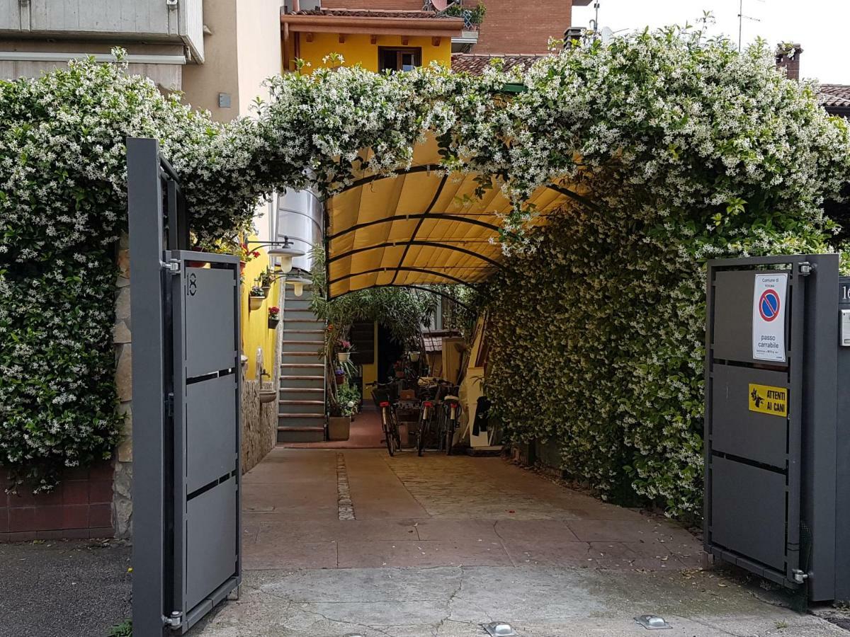 Dora Baltea Monolocale Primo Piano Mansarda Secondo Piano Βερόνα Εξωτερικό φωτογραφία