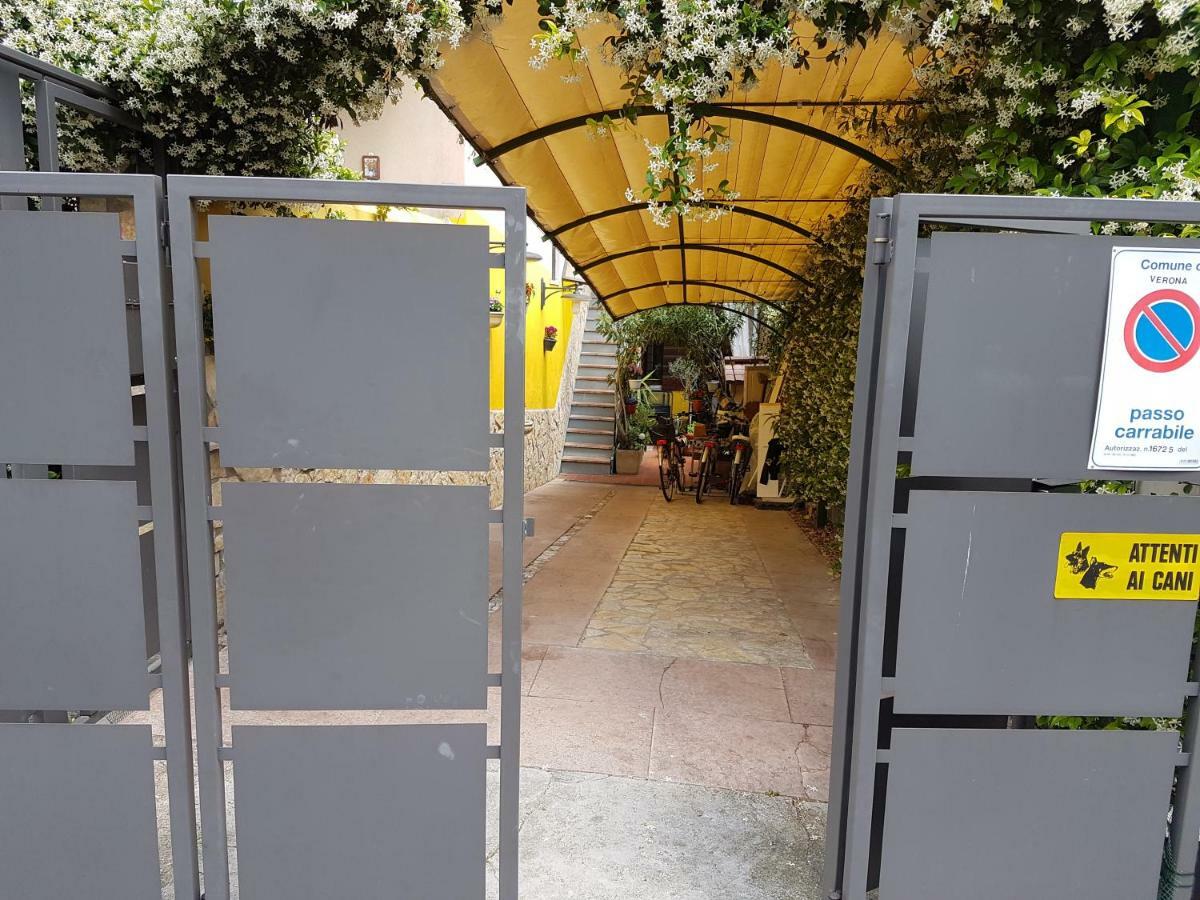 Dora Baltea Monolocale Primo Piano Mansarda Secondo Piano Βερόνα Εξωτερικό φωτογραφία
