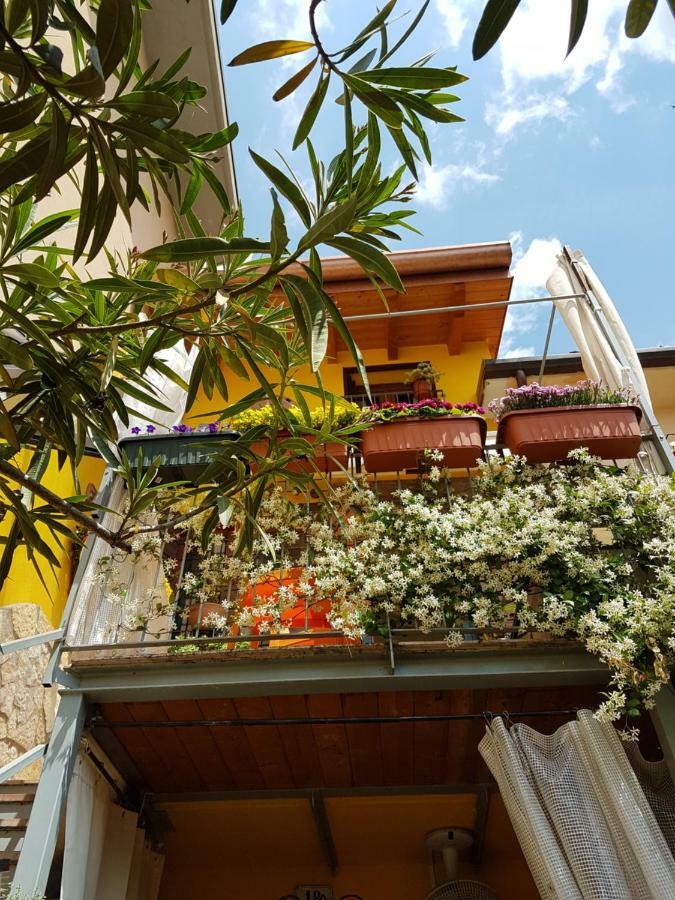 Dora Baltea Monolocale Primo Piano Mansarda Secondo Piano Βερόνα Εξωτερικό φωτογραφία