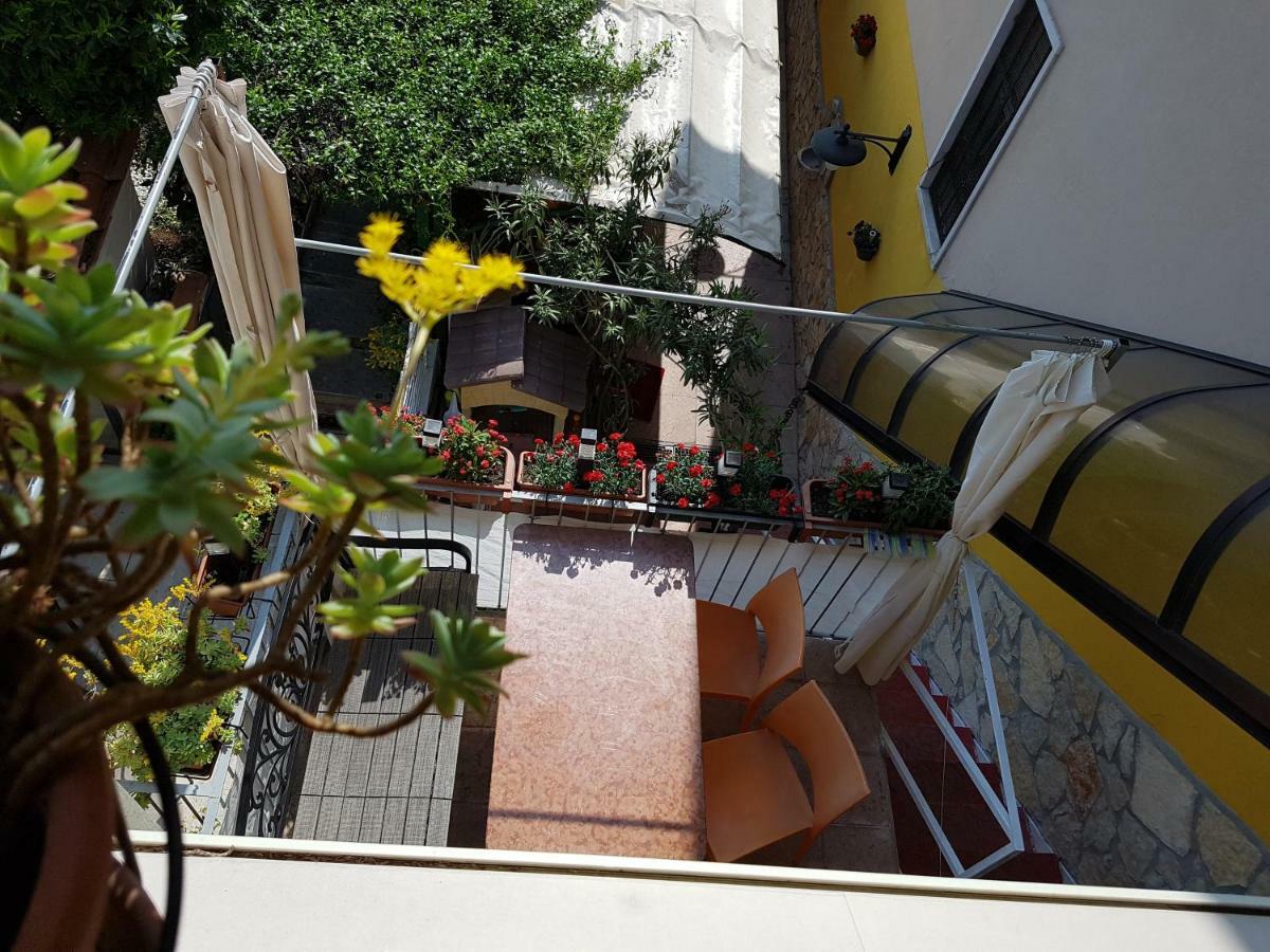 Dora Baltea Monolocale Primo Piano Mansarda Secondo Piano Βερόνα Εξωτερικό φωτογραφία